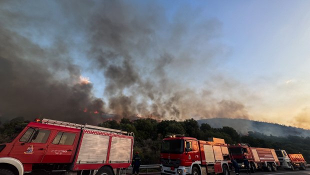 Σέρρες: Φωτιά σε εργοστάσιο ξυλείας