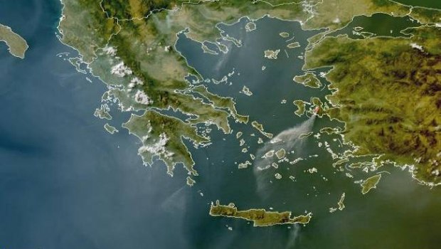 Καπνοί πάνω από τη χώρα – Δορυφορική εικόνα από τις φωτιές στην Ελλάδα