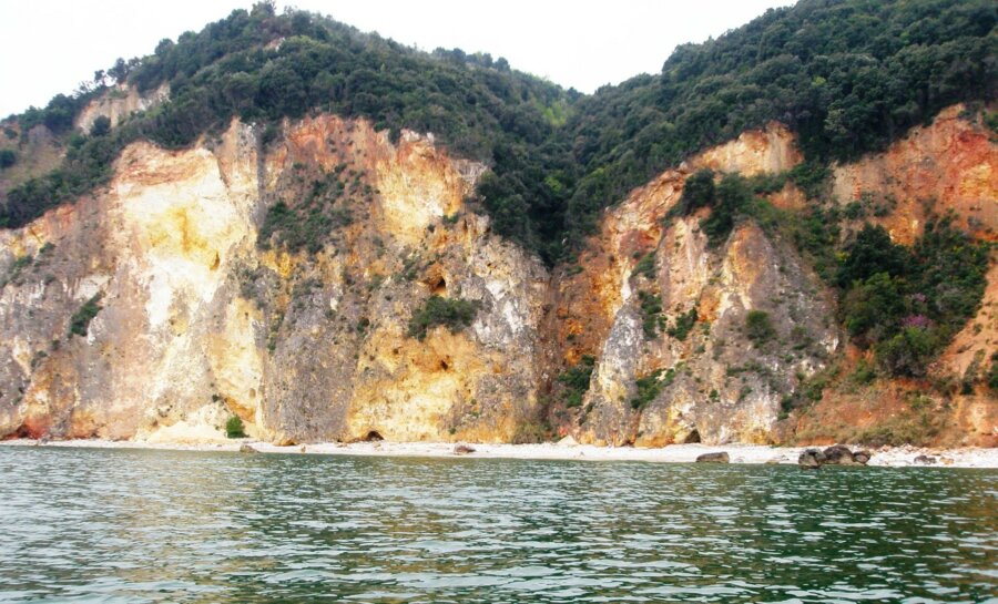 paralia-xromaton-agia