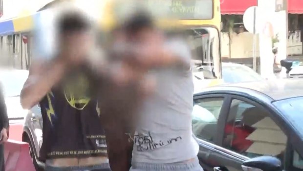 Προθεσμία για να απολογηθούν πήραν οι τέσσερις συλληφθέντες για τον βιασμό της 14χρονης στον Πειραιά