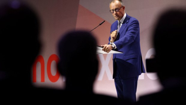 Τηλεφώνημα Μερτς-Τραμπ: Ο Γερμανός καγκελάριος εξετάζει αγορά πυραύλων Patriot για λογαριασμό της Ουκρανίας