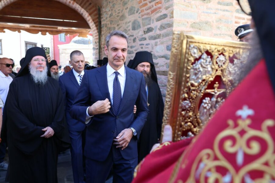 Δεξιά φροντίδα μέσω Αγίου Όρους: Ο «προσκυνητής» Μητσοτάκης – Η κινητικότητα Σαμαρά 
