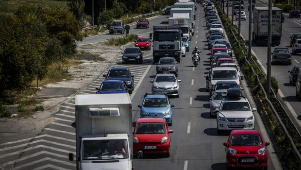 Αθηνών-Κορίνθου: Καθυστερήσεις λόγω καραμπόλας 5 οχημάτων