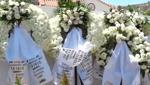 Φυλή: Το τελευταίο «αντίο» στον 13χρονο που αυτοκτόνησε μέσα στο σπίτι του - Τι λέει η καθηγήτριά του