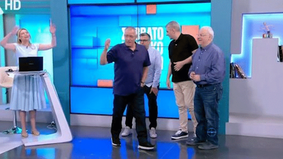 Νίκος Μάνεσης: Αποχαιρέτησε λίγο "διαφορετικά" το κοινό του!