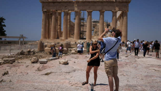 Καιρός: Νέο έκτακτο δελτίο για τον καύσωνα - Πού και πότε θα δούμε 42αρια