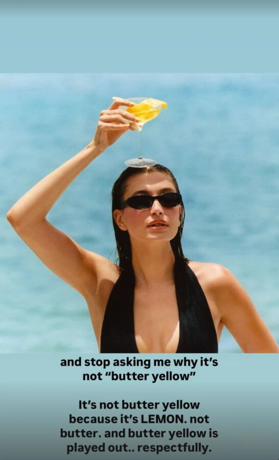 Η Hailey Bieber κηρύσσει το τέλος του «butter yellow»