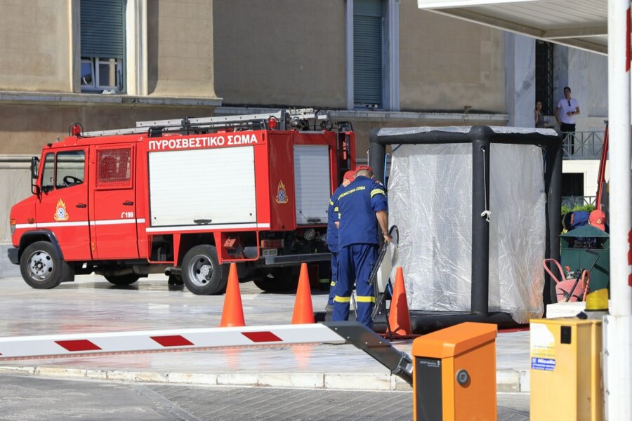 Βουλή: Ύποπτος φάκελος - Περιείχε άγνωστου είδους σκόνη