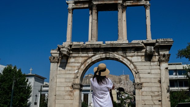 Καύσωνας: Παύση εργασιών σε εξωτερικούς χώρους από τις 11 το πρωί