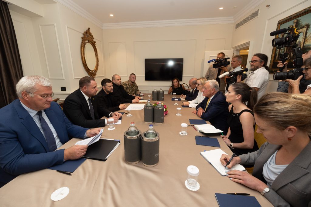 Ζελένσκι: Ουσιαστικές οι συζητήσεις με τον Aμερικανό απεσταλμένο Κιθ  Κέλογκ