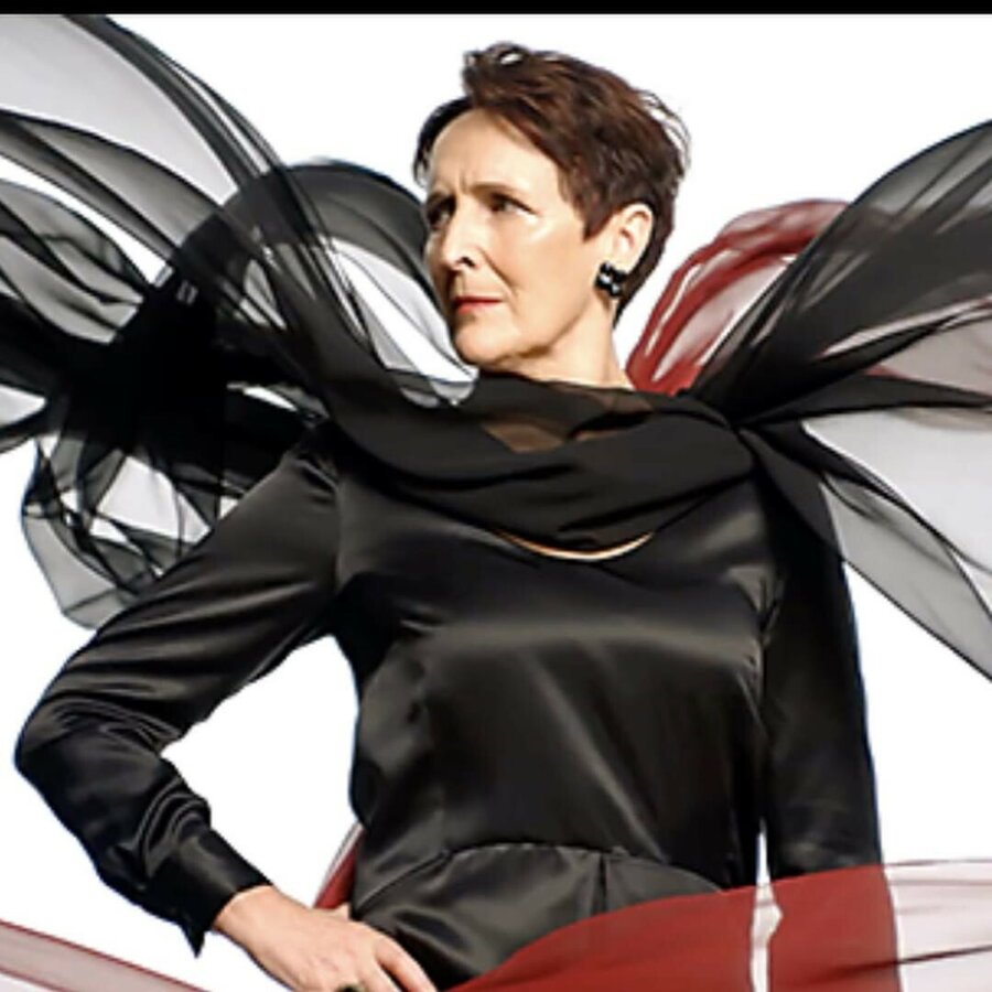 Fiona Shaw: «Μια σχέση έρχεται από τον Θεό και το τυχαίο».
