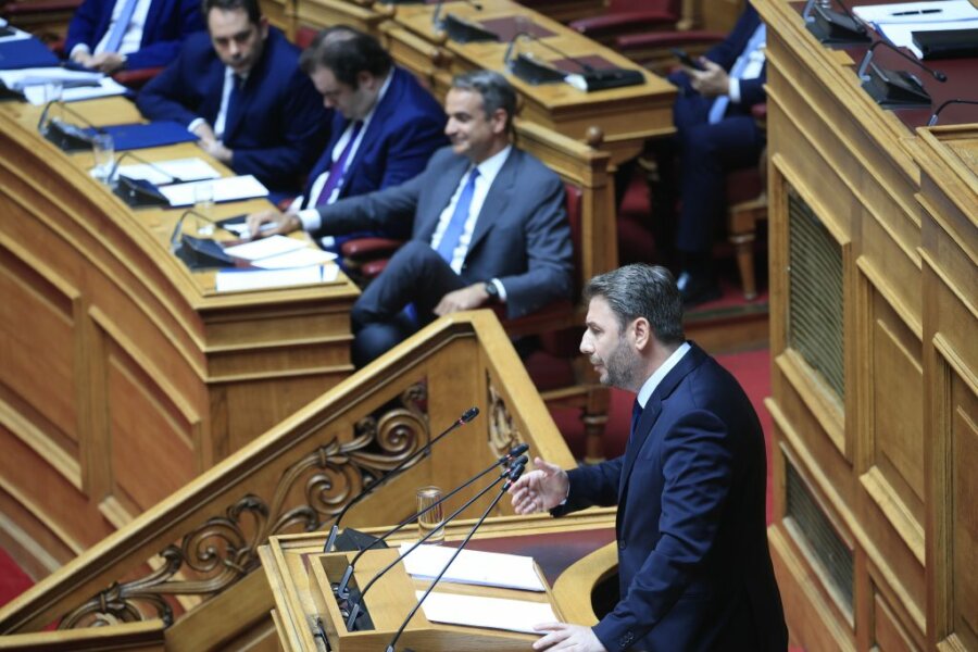 ΠΑΣΟΚ: Τροπολογία στην Βουλή για τις απευθείας αναθέσεις
