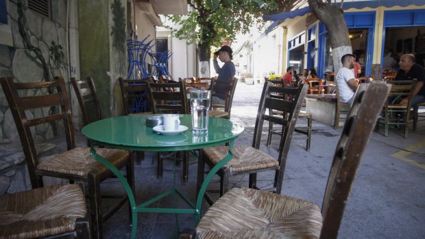 Θεσσαλονίκη: Πήγαινε στο καφενείο αντί να κάθεται σπίτι – 70χρονος παραβίασε τον περιοριστικό όρο