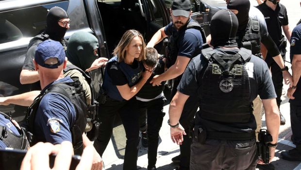 Τρία τεράστια ερωτήματα για την υπόθεση Μουρτζούκου