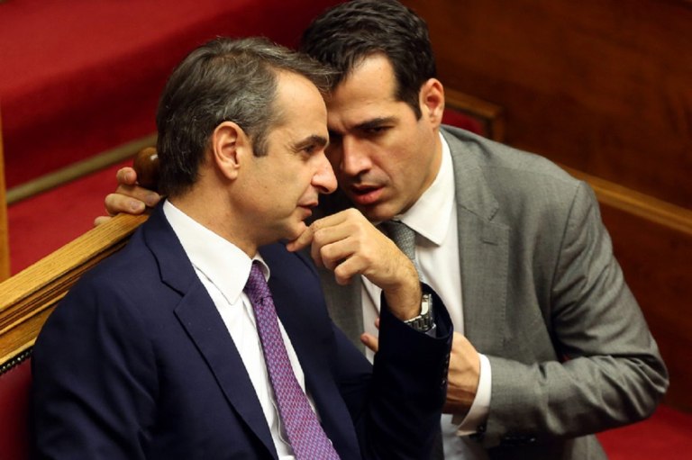 Μητσοτάκης και Πλεύρης αλά Όρμπαν – Ψηφίζεται η τροπολογία για την αναστολή κατάθεσης των αιτήσεων ασύλου