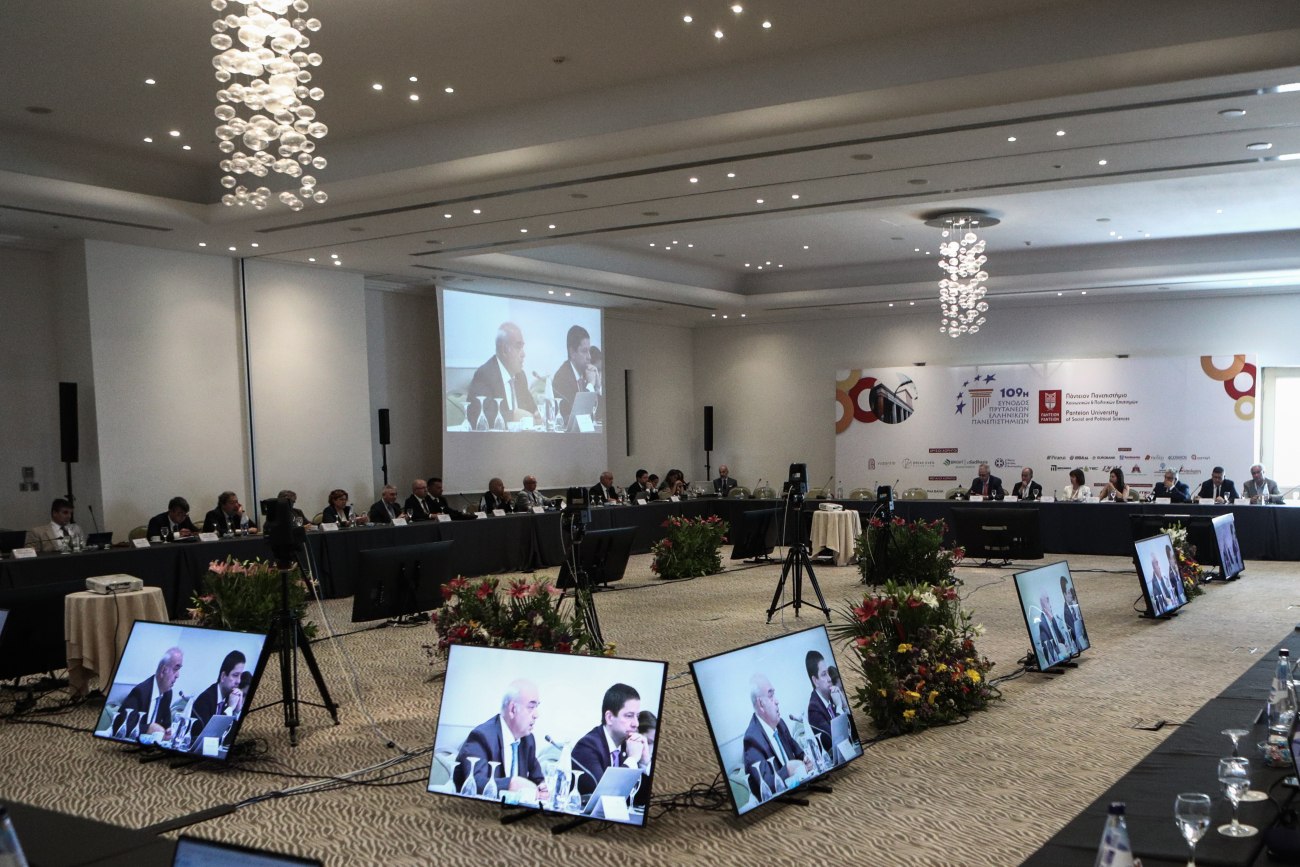 Πρυτάνεις: χρηματοδότηση τώρα στα Πανεπιστήμια – όχι διαγραφές όσων παλεύουν για πτυχίο - Επίθεση ΜΑΤ σε φοιτητές και διοικητικούς