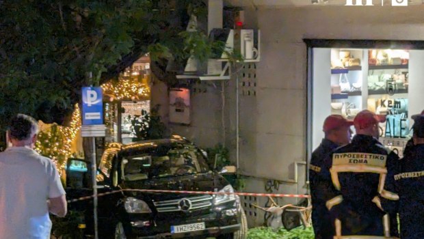 Κολωνάκι: Σοκάρουν οι περιγραφές με το τζιπ που έπεσε σε θαμώνες εστιατορίου - Στην εντατική 46χρονος