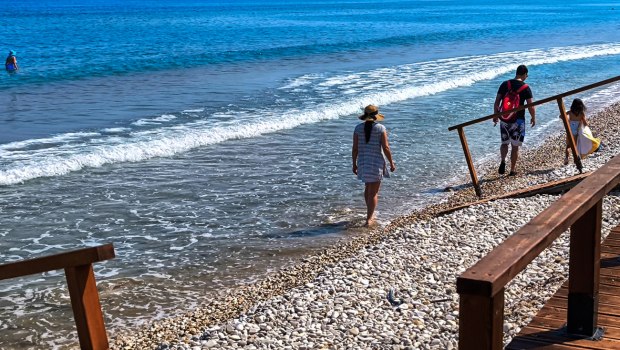 Καιρός: 38αρια και άνεμοι έως 7 μποφόρ τη Δευτέρα
