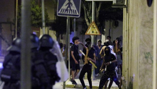 Ισπανία: Αρκετοί τραυματίες στην κωμόπολη Τόρε Πατσέκο - Δεύτερη νύχτα αντιμεταναστευτικών βίαιων ταραχών
