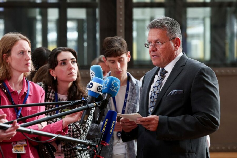 Μ. Σέφτσοβιτς: Η ΕΕ θα επιδιώξει συμφωνία με τις ΗΠΑ, προετοιμάζοντας παράλληλα αντίμετρα