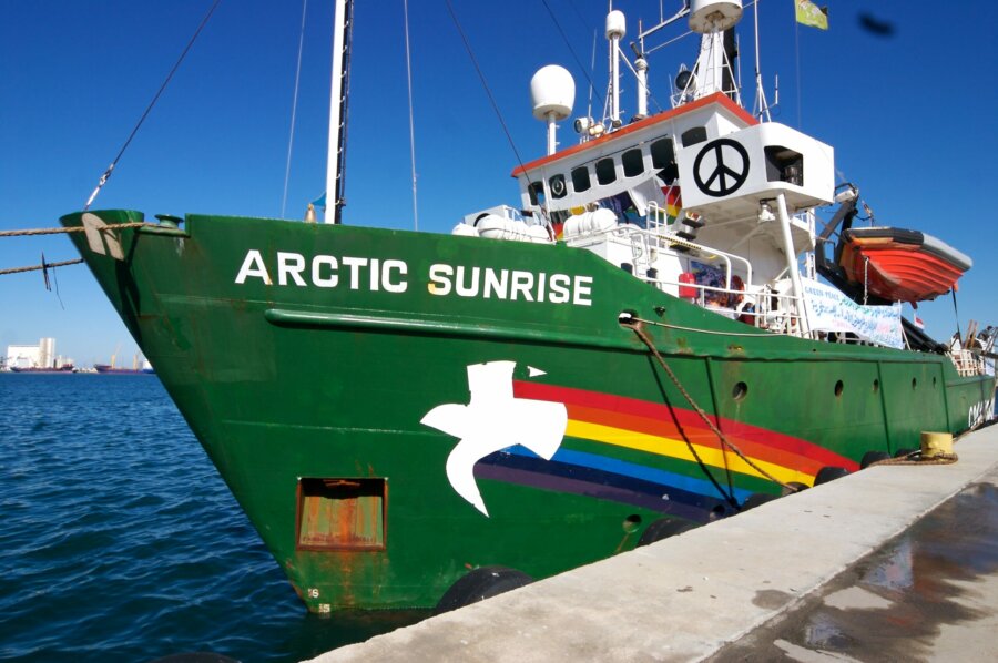 arctic-sunrise-in-libya-1