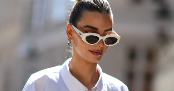 Knotted Ballerina Bun: Το πιο κομψό και εύκολο χτένισμα για τις μέρες του καύσωνα