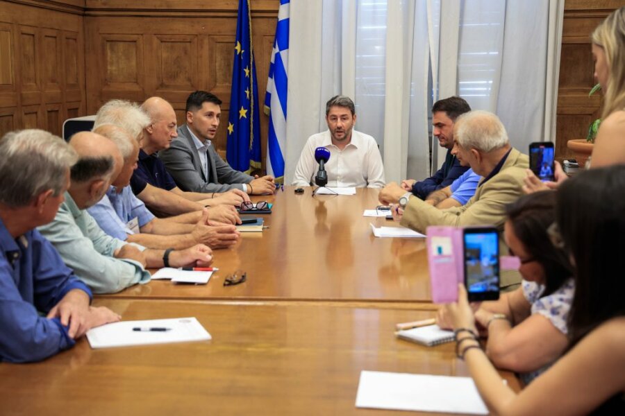 Ν. Ανδρουλάκης: Δεσμευόμαστε για κατάργηση προσωπικής διαφοράς, νέο ΕΚΑΣ και σταδιακή μείωση εισφοράς αλληλεγγύης