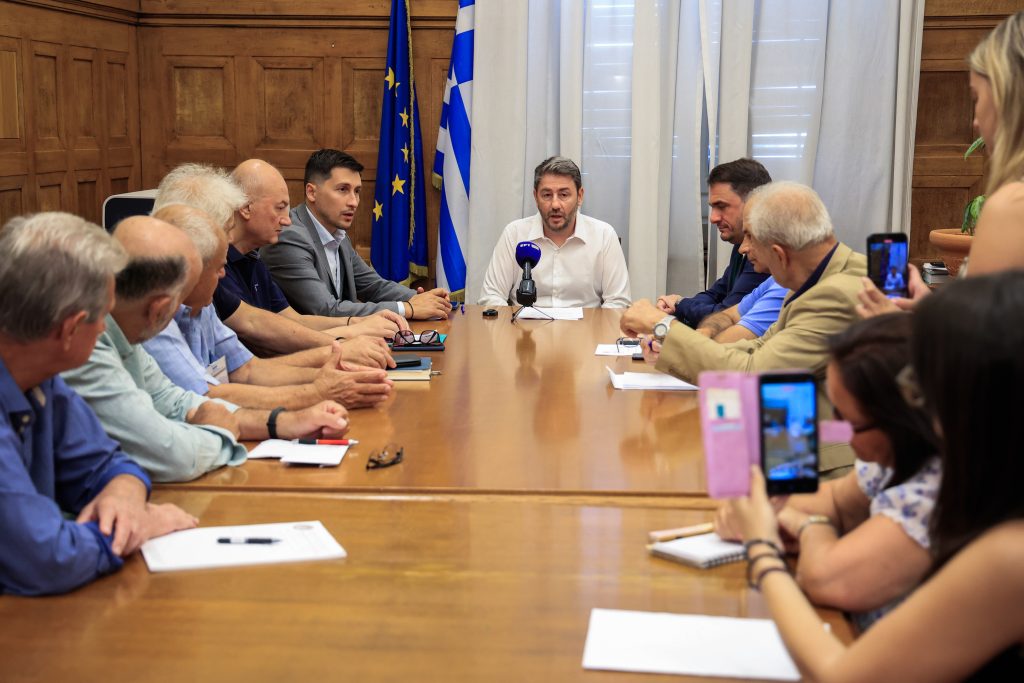 Ν. Ανδρουλάκης: Δεσμευόμαστε για κατάργηση προσωπικής διαφοράς, νέο ΕΚΑΣ και σταδιακή μείωση εισφοράς αλληλεγγύης