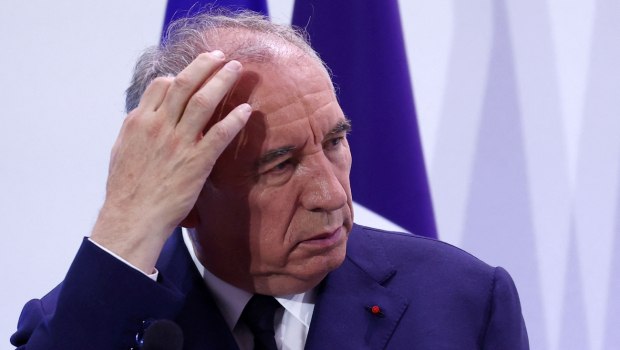 Γαλλία: «Βράζει» με τα μέτρα-λαιμητόμο της κυβέρνησης - Στο τραπέζι πρόταση δυσπιστίας