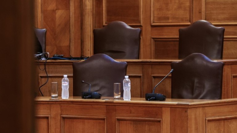 Οι γραμμές άμυνας του Μαξίμου για το μπλοκάρισμα της Προανακριτικής για ΟΠΕΚΕΠΕ