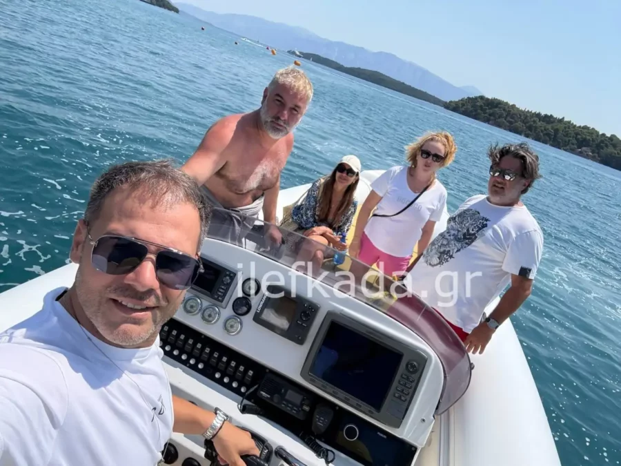 Στη Λευκάδα η Δέσποινα Βανδή και ο Βασίλης Μπισμπίκης – Δείτε φωτογραφίες