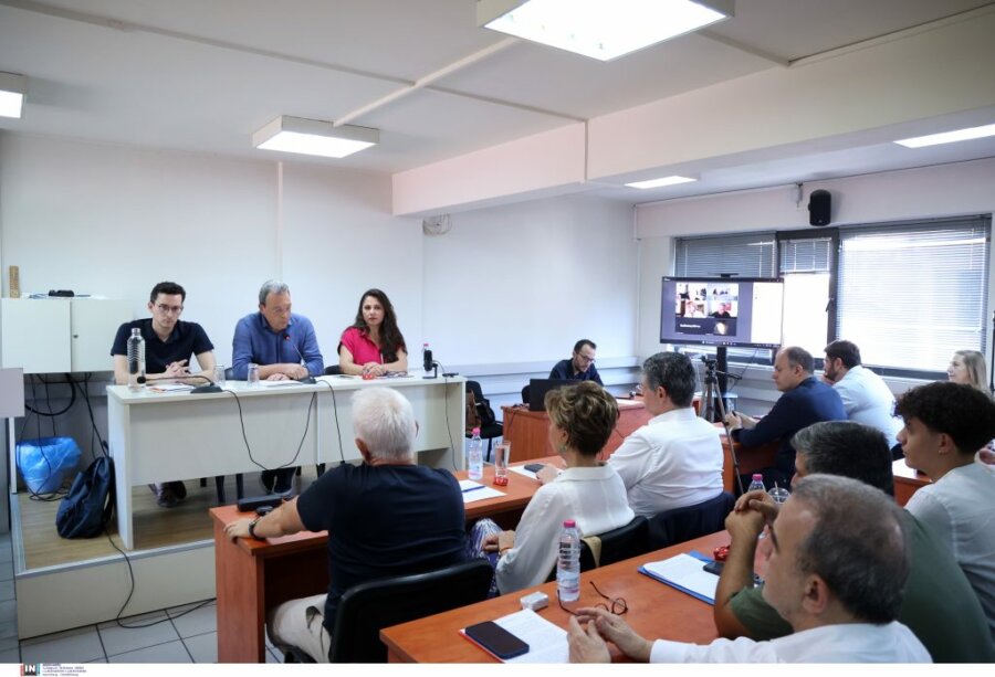 Πυρά Φάμελλου κατά Μητσοτάκη και Ανδρουλάκη για ΟΠΕΚΕΠΕ και μεταναστευτικό