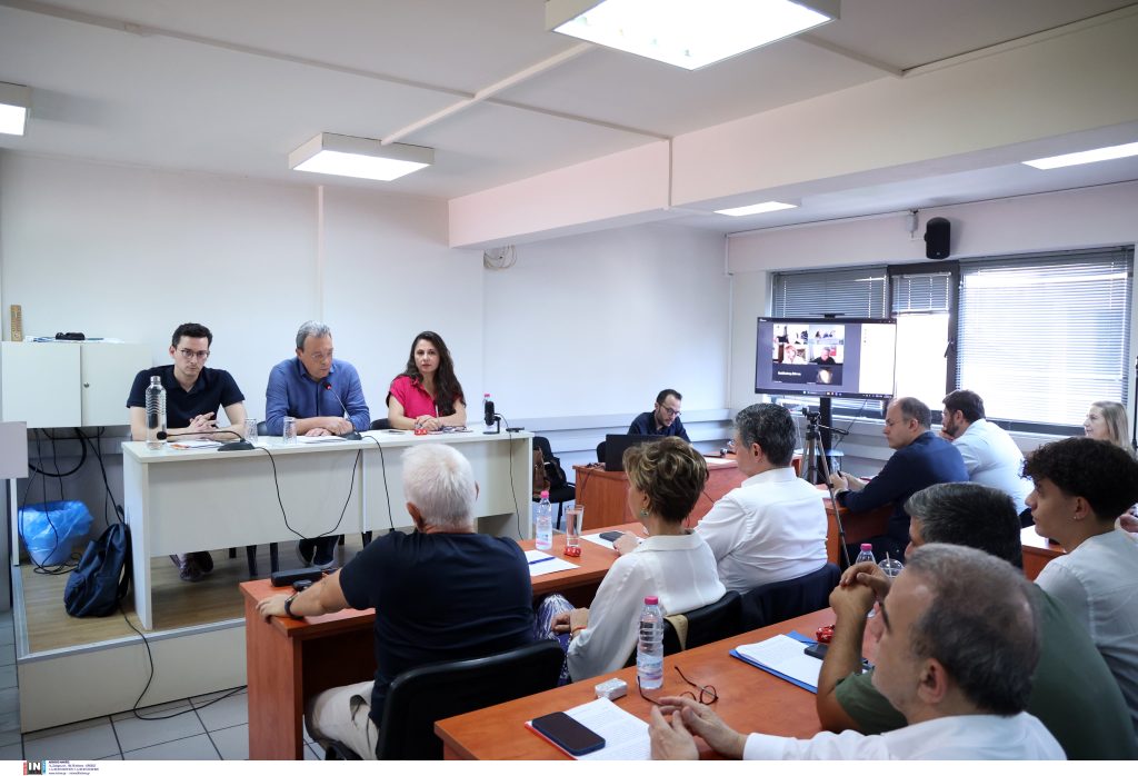Πυρά Φάμελλου κατά Μητσοτάκη και Ανδρουλάκη για ΟΠΕΚΕΠΕ και μεταναστευτικό