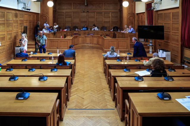 Τα πήραν
