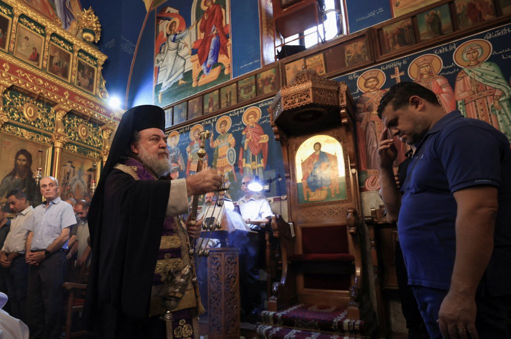 Παρίσι: Oργή για τον βομβαρδισμό στη Γάζα – Τρεις νεκροί σε καθολική εκκλησία