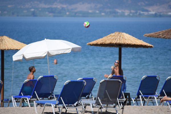 Αιγιαλός-παραλία: Με μεζούρα και κορδέλες αντί για drones οι έλεγχοι - Οικονομικός Ταχυδρόμος