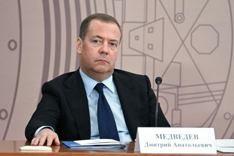 Μετβέντεφ: Η Ρωσία θα εντείνει τις επιθέσεις της στην Ουκρανία