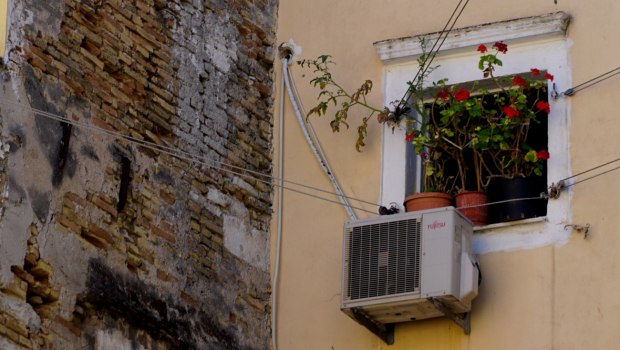 Κλιματιστικά: Χρήσιμες συμβουλές για οικονομική χρήση - Για να μην μπει «φωτιά» στις τσέπες των καταναλωτών