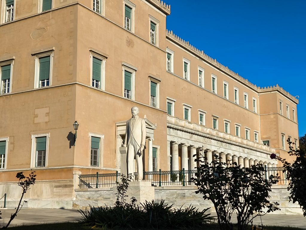 Ο Ιούλιος «κλείνει» στην Βουλή – Τρεις μάχες για Τέμπη και ΟΠΕΚΕΠΕ μέσα σε 10 μέρες