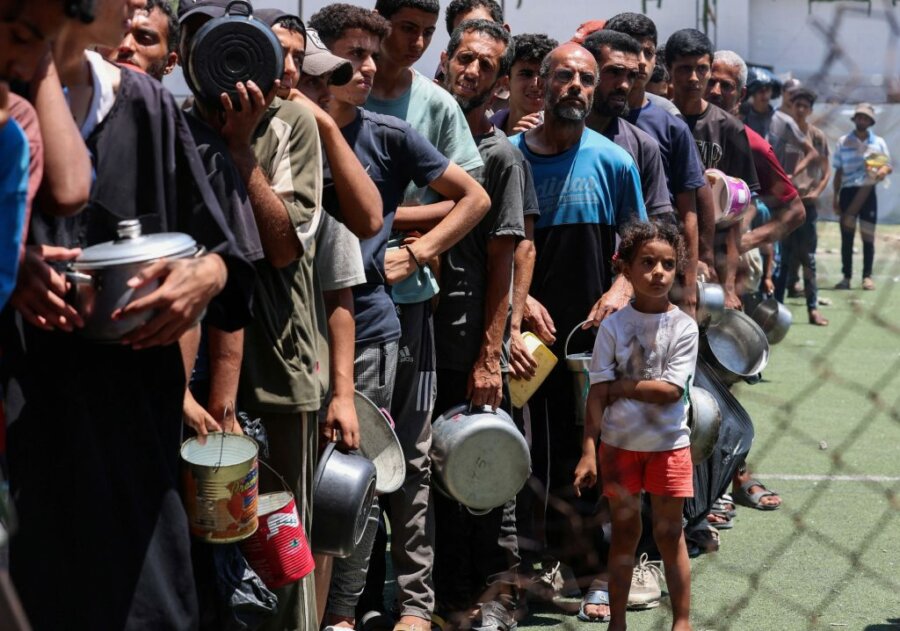 Γάζα: Τουλάχιστον 116 νεκροί από ισραηλινούς βομβαρδισμούς – «Άμαχοι που πεινούσαν δέχθηκαν πυρά»