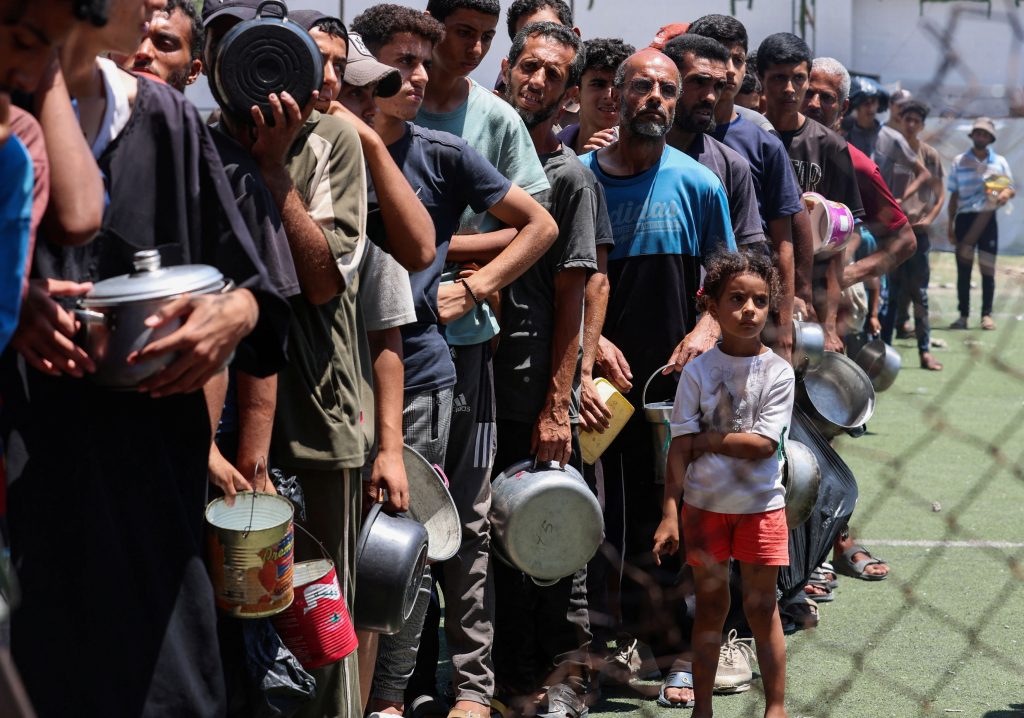Γάζα: Τουλάχιστον 116 νεκροί από ισραηλινούς βομβαρδισμούς – «Άμαχοι που πεινούσαν δέχθηκαν πυρά»