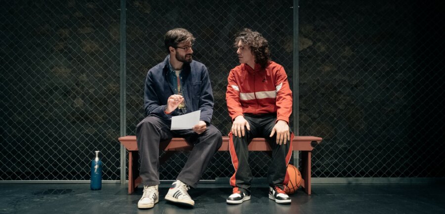 «Μια άλλη Θήβα»: Μετά από τα συνεχόμενα sold out η παράσταση επιστρέφει στη Θεσσαλονίκη, στο Θέατρο Δάσους
