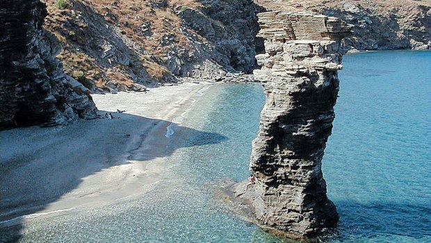 Ανδρος: Η «Βασίλισσα του Αιγαίου» σύμφωνα με το Low Season Traveller