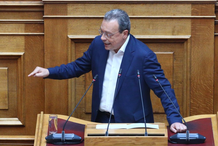Φάμελλος στη Βουλή: Πρωθυπουργός των σκανδάλων ο Μητσοτάκης - Απαιτείται παραίτηση της κυβέρνησης