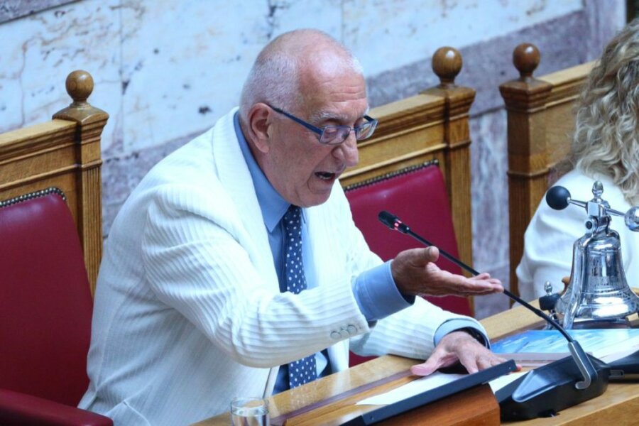 Στην Επιτροπή Δεοντολογίας παραπέμπει ο Ν. Κακλαμάνης την Ζωή Κωνσταντοπούλου