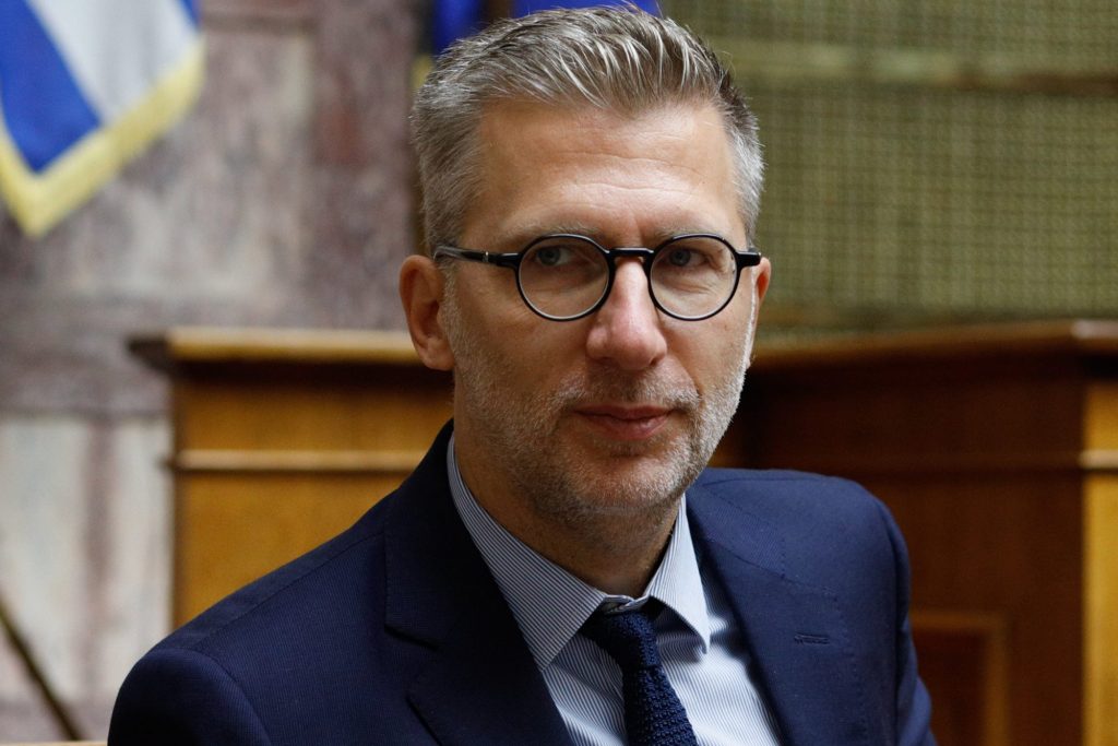 Αντιδράσεις για τη διαδικτυακή αντιπαράθεση Σκέρτσου – Πυργιώτη: Τι λένε ΠΑΣΟΚ και ΣΥΡΙΖΑ