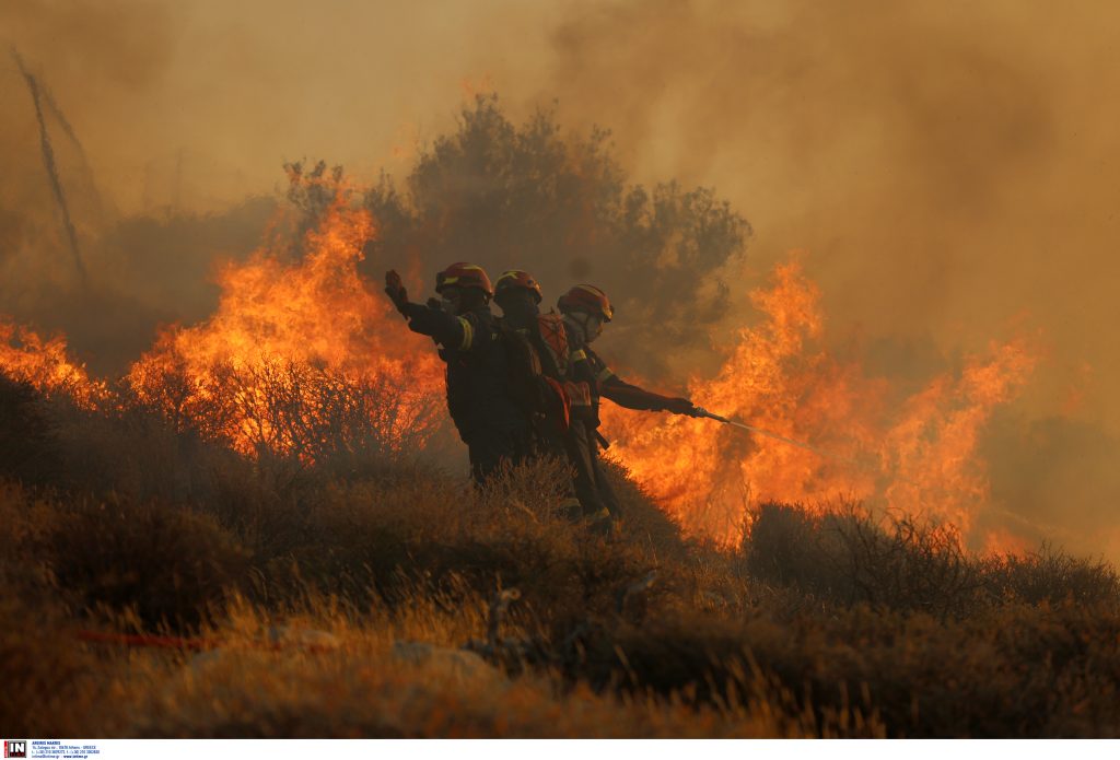 Φωτιά στην Κακαβιά – Κοντά στο ελληνικό τελωνείο