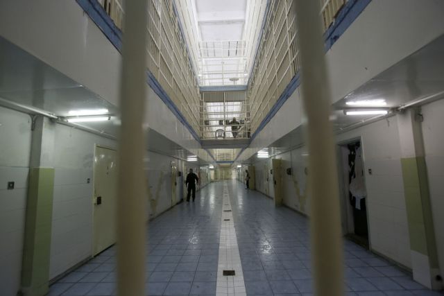 Παρακάτω μερικές χαρακτηριστικές εικόνες από το το παιχνίδι ΑΕΚ - Χάποελ Μπερ Σεβά