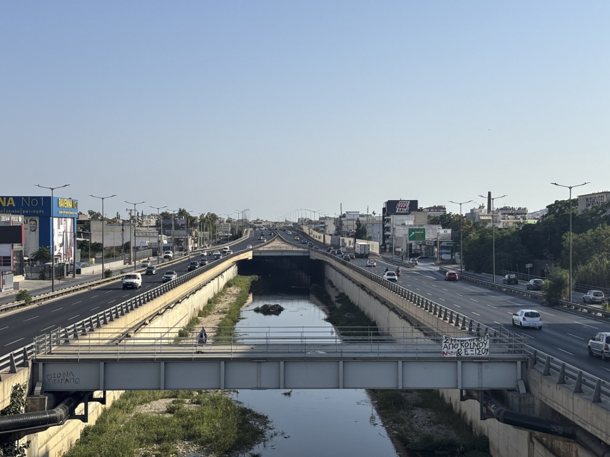 Γιατί η Αθήνα δεν «ξεκουράζεται» από την κίνηση τα καλοκαίρια;