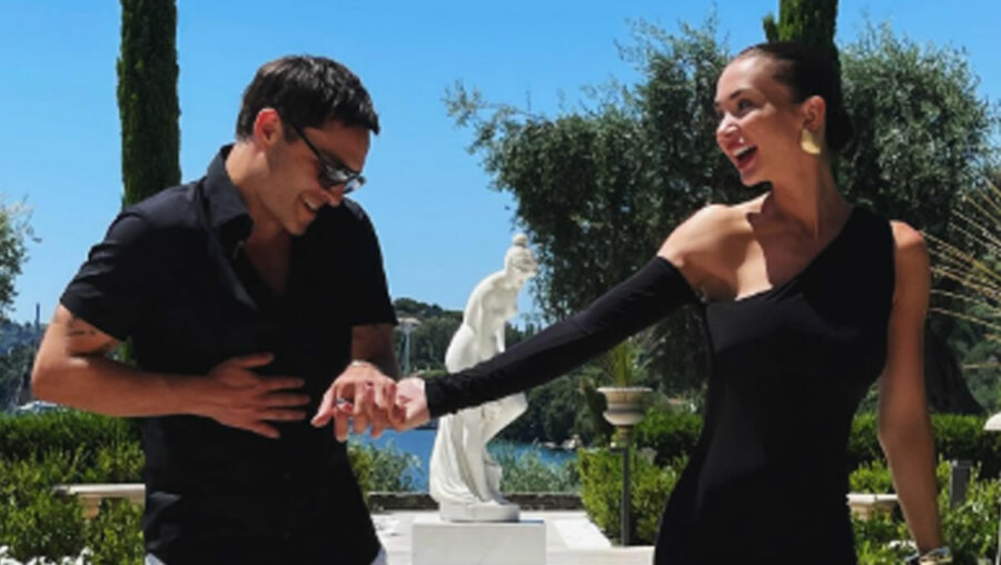 Ed Westwick: Οικογενειακές διακοπές στην Κέρκυρα